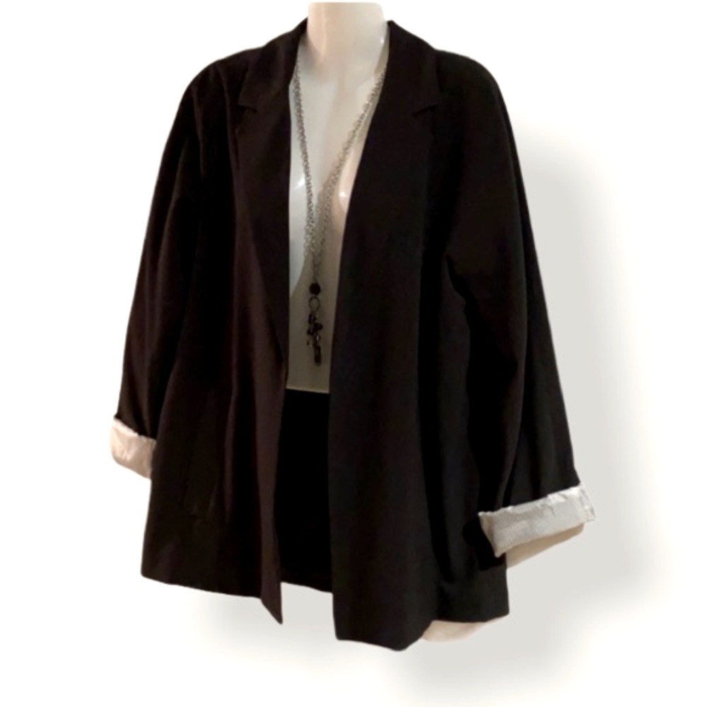 FOREVER 21 Black Blazer!!! A Classic!!!Size M